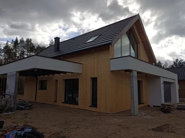 Nowoczesny dom drewniany wykonany przez MKDrew 3